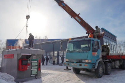 Нелегальную автозаправку эвакуировали с улицы Ударной в Новосибирске