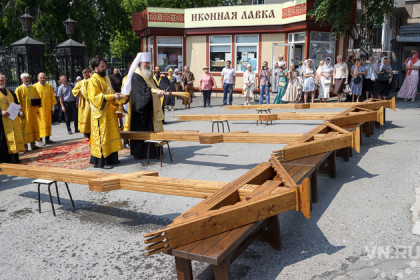 Cо всех сторон света оградят крестами Новосибирск