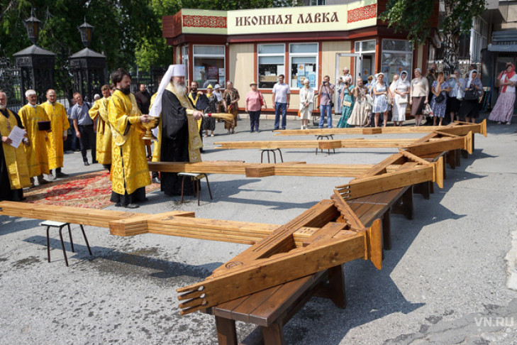 Cо всех сторон света оградят крестами Новосибирск
