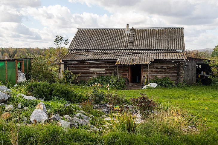 Гражданина Азербайджана депортировали из дома без дверей под Новосибирском