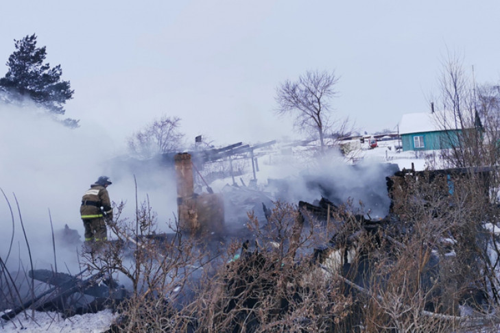 Весну встречали пожарами и погибшими в Карасукском районе