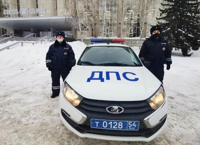 КАМАЗ оторвал большой палец водителю в Новосибирске