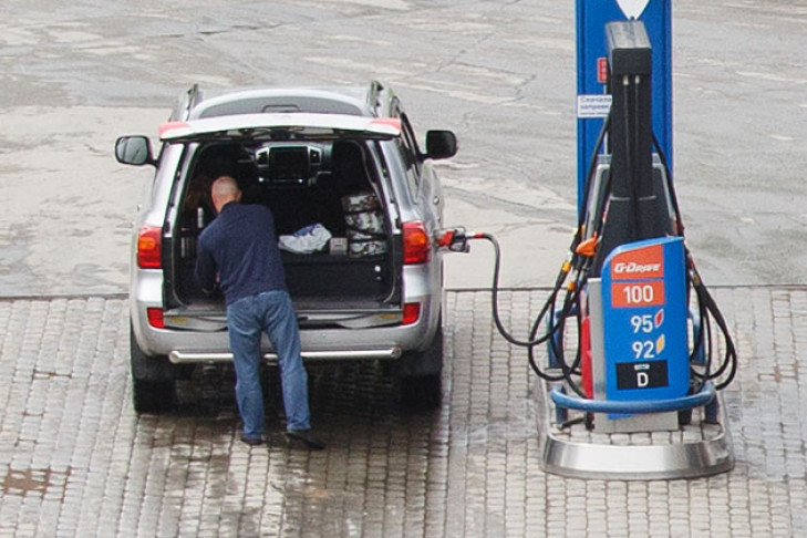 Спрос на бензин рекордно упал в России