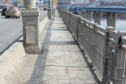 Октябрьский мост капитально отремонтируют за 28,5 млн рублей