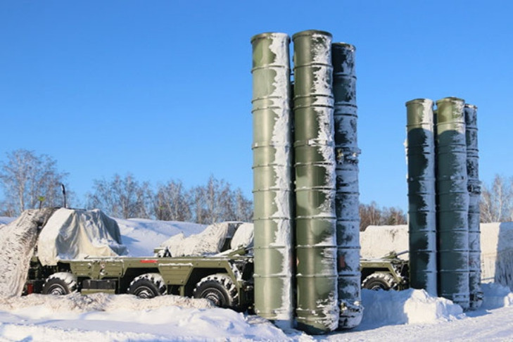 Системы ПВО С-400 отразили авианалет под Новосибирском