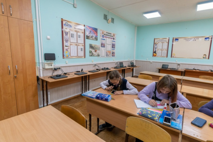 Ученики 1, 9 и 10-х классов вышли из дистанта в Новосибирске 14 февраля