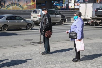 Пешеходам запретили ходить по мосту через Тулу в Новосибирске