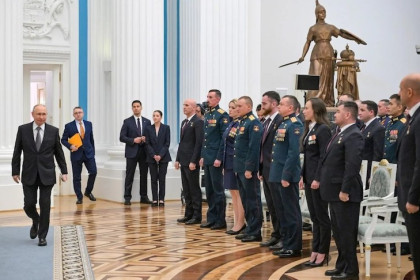 Герой России Владимир Сайбель пообещал Путину книгу о подвиге сослуживцев