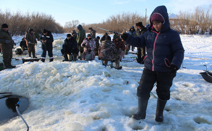 Рыбаки массово устремились на рыбалку в Здвинск