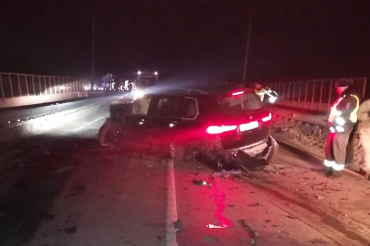 Известный стоматолог на BMW X7 стал виновником ДТП на трассе под Новосибирском