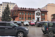 В собственности у одного новосибирца находится 190 машин