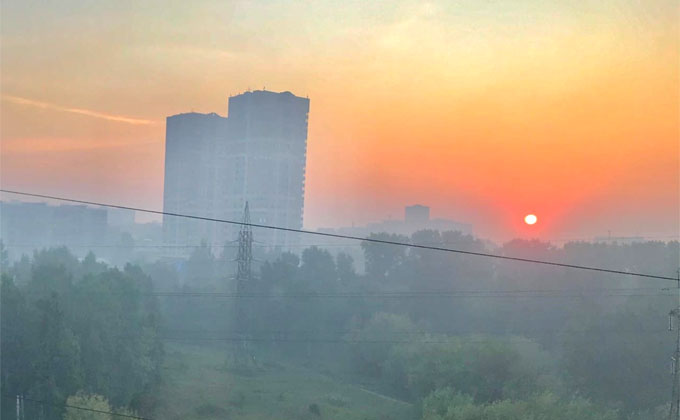 Горящая свалка загрязнила воздух в Новосибирске