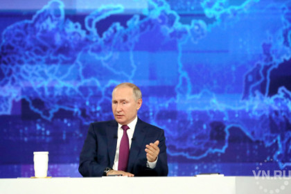 Условия введения в регионах обязательной вакцинации объяснил Владимир Путин