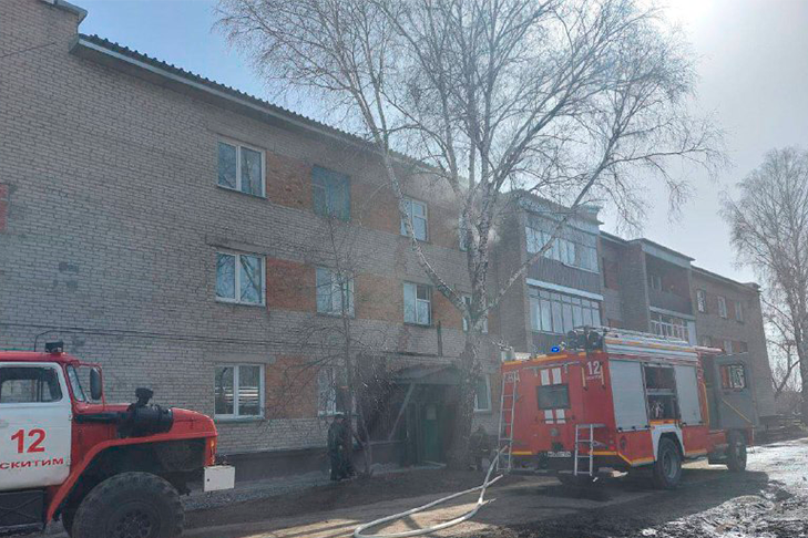 Пожарные спасли семь человек под Новосибирском