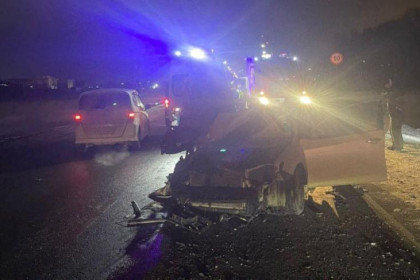 Пассажир Тойоты под Новосибирском погиб после столкновения с КамАЗом
