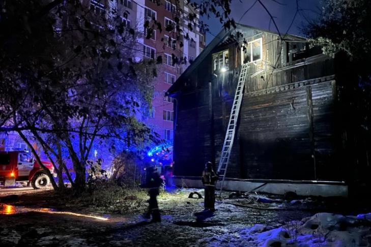 Уголовное дело возбуждено после пожара с четырьмя жертвами в Новосибирске