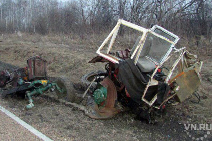 Поезд и трактор сошлись под Новосибирском: есть жертвы  