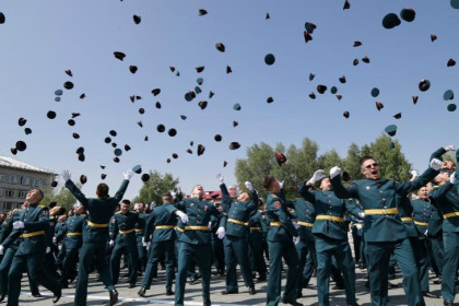 Юбилейный 50-й выпуск офицеров состоялся в Новосибирском военном институте