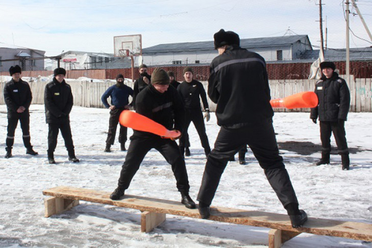 В самой креативной новосибирской ИК проводили зиму коромыслом 
