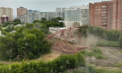 В Новосибирске засняли падение телевизионной вышки ТСМ