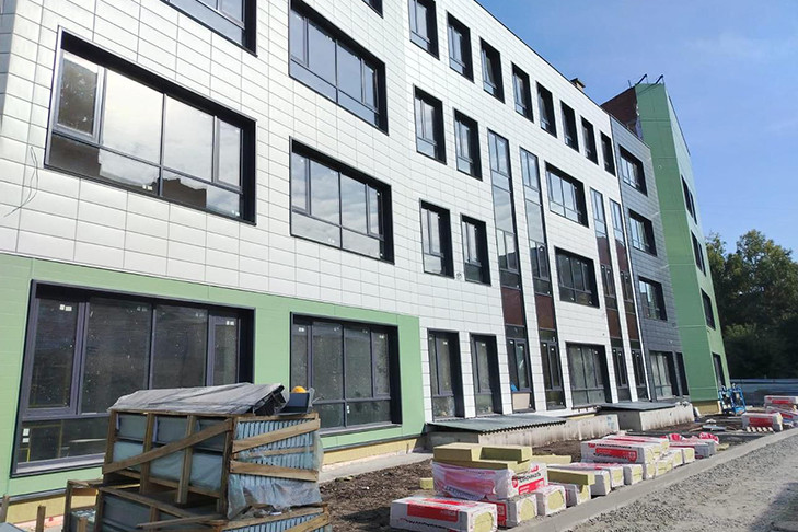 Дополнительный корпус экономического лицея на 250 учеников строится с опережением сроков в Новосибирске по нацпроекту