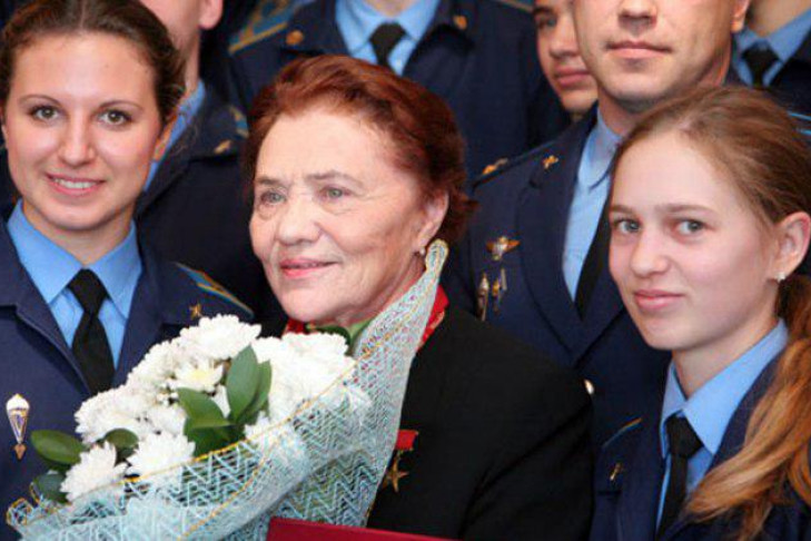 Россияне простились с «королевой неба» Мариной Попович