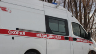 В Новосибирске мужчина напал на школьников в подъезде