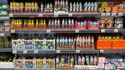 Новосибирцам рассказали, как правильно выбрать сладкий новогодний подарок