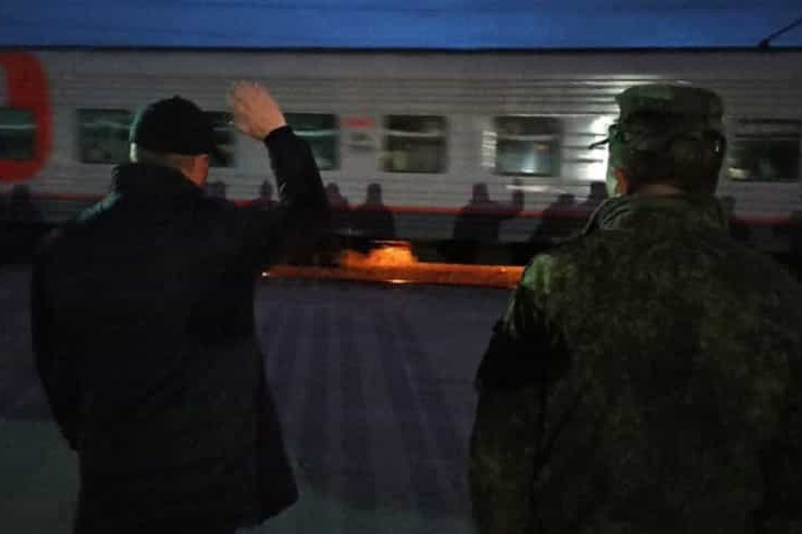 Еще один эшелон с мобилизованными отправился в зону СВО из Новосибирска утром 22 октября