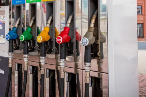В Новосибирске подешевел бензин марок АИ-92 и АИ-95
