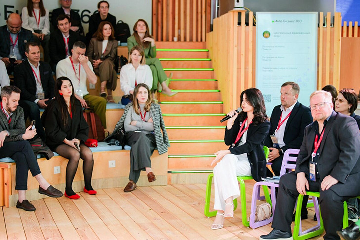 Участниками бизнес-кафе на ПМЭФ стали более трех тысяч предпринимателей