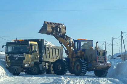 Дорожники переходят на режим нон-стоп из-за снегопадов в Новосибирске