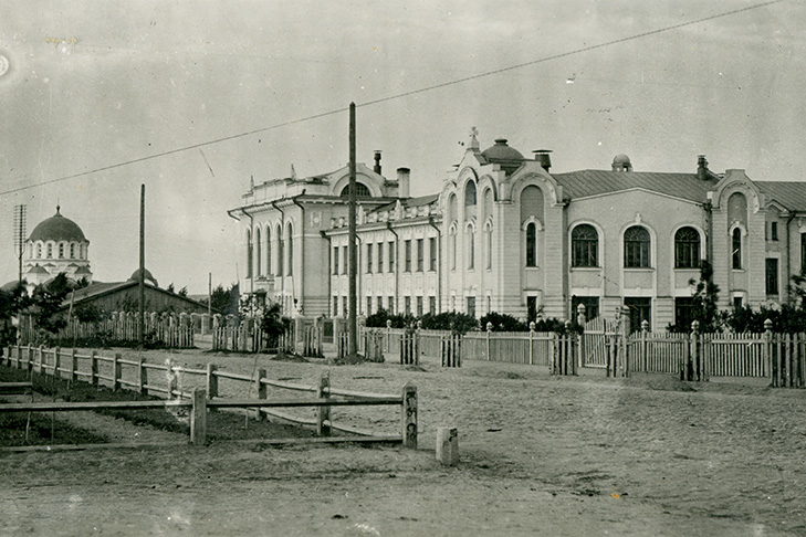 1912 Здание бывшего Реального училища в.jpg