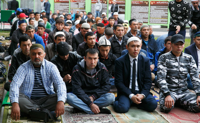 Исламисты Новосибирск. Новосибирский мусульман базар. Население мусульман в Новосибе. Курбан байрам в Таджикистан какого числа.