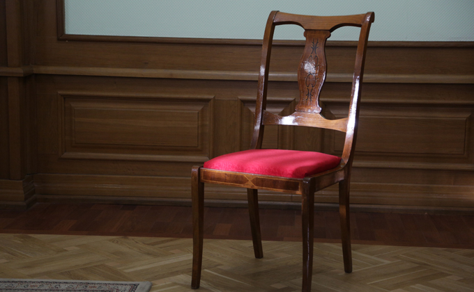 стул из жд вокзала фото Алексея Цилера