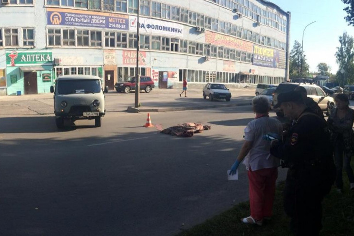 Жительница Новосибирска погибла под задним колесом Toyota Land Cruiser