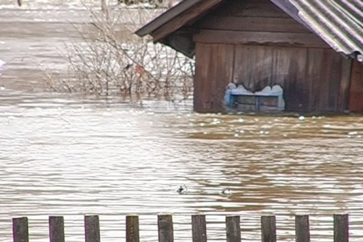 Полиция охраняет от мародеров затопленные дома в Новосибирске