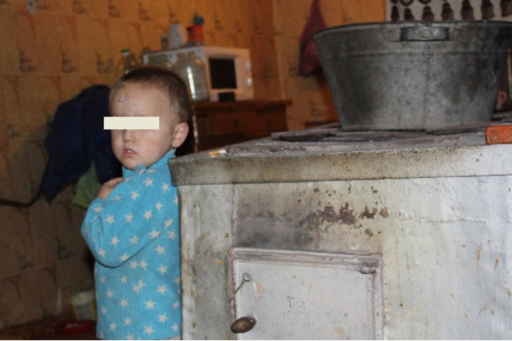 В Новосибирской области ребенок умер от холода у дома бабушки