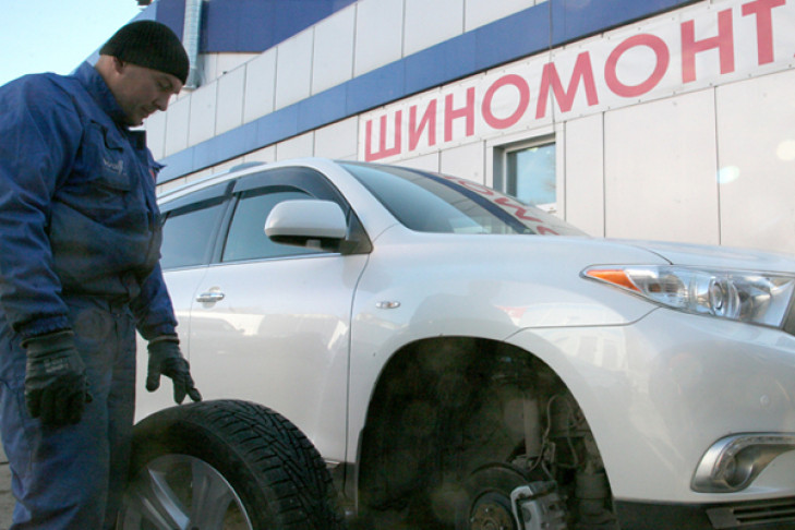 Сколько стоит «переобуть» колёса в Новосибирске