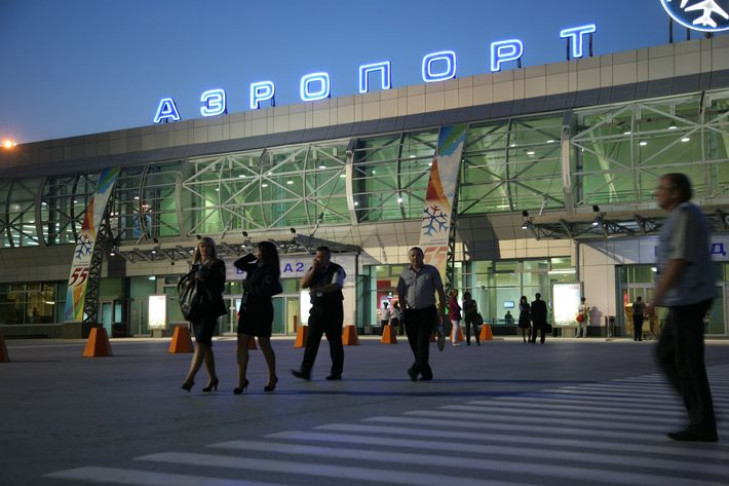 Рейс Новосибирск-Москва задержан из-за неисправности силовой установки
