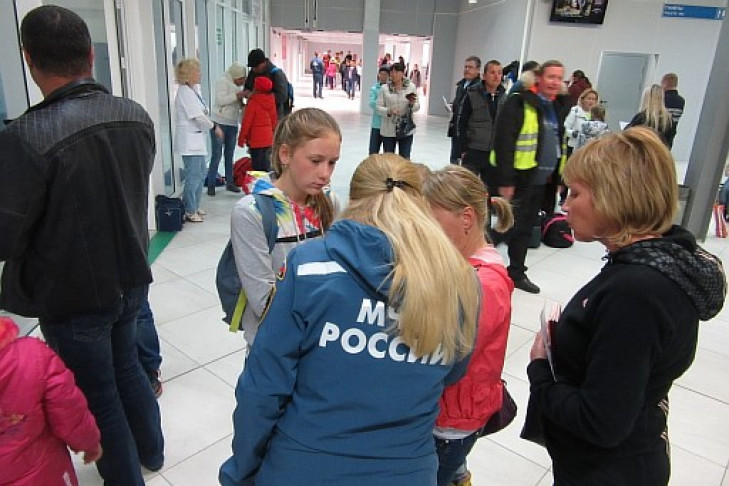 В Новосибирске пассажиров авиарейса №9748 встречали психологи