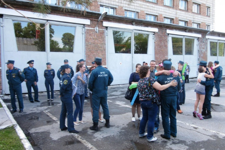 Новосибирские спасатели вернулись домой из Забайкалья