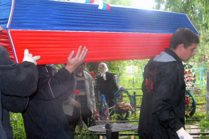 В Новосибирске фирма ритуальных услуг вновь перепутала покойников