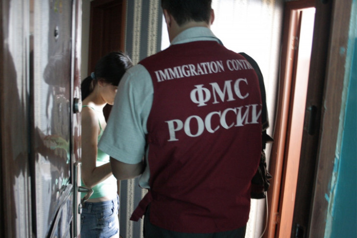Жительница Новосибирска официально проживала в «двушке» с 58 азиатами