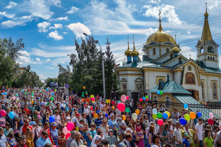 Пять тысяч новосибирцев приняли участие в Молодежном крестном ходе