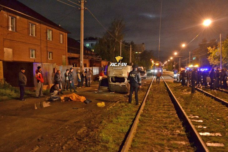 В Новосибирске сотрудники ГИБДД спасли пьяного виновника ДТП от суда Линча