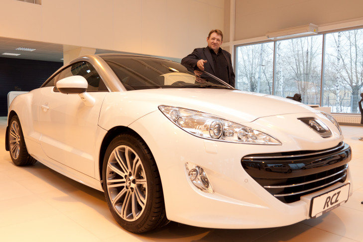 Каждый десятый водитель Новосибирска ездит на дорогой машине