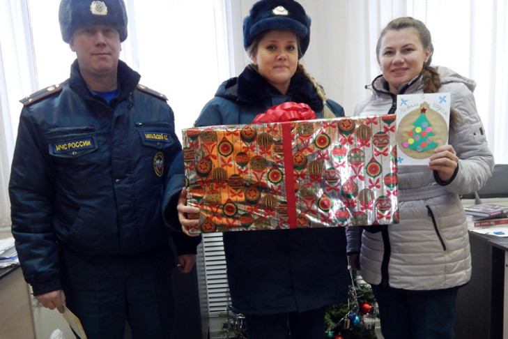 Новосибирские спасатели ответили мальчику на письмо Деду Морозу
