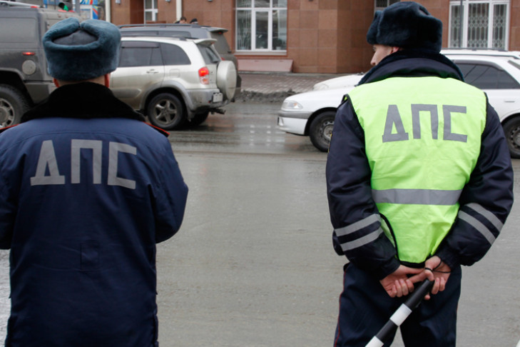 В Новосибирске две пьяные дамы расцарапали лицо инспектору ГИБДД