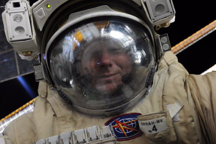 Гражданин России сделал селфи в открытом космосе